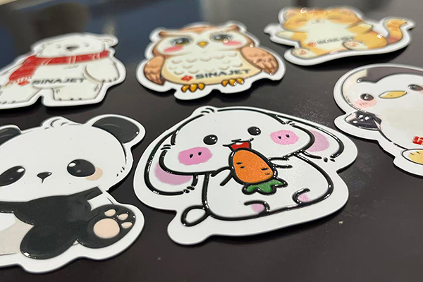 Цифровой резак с выборочным Уф лакированием